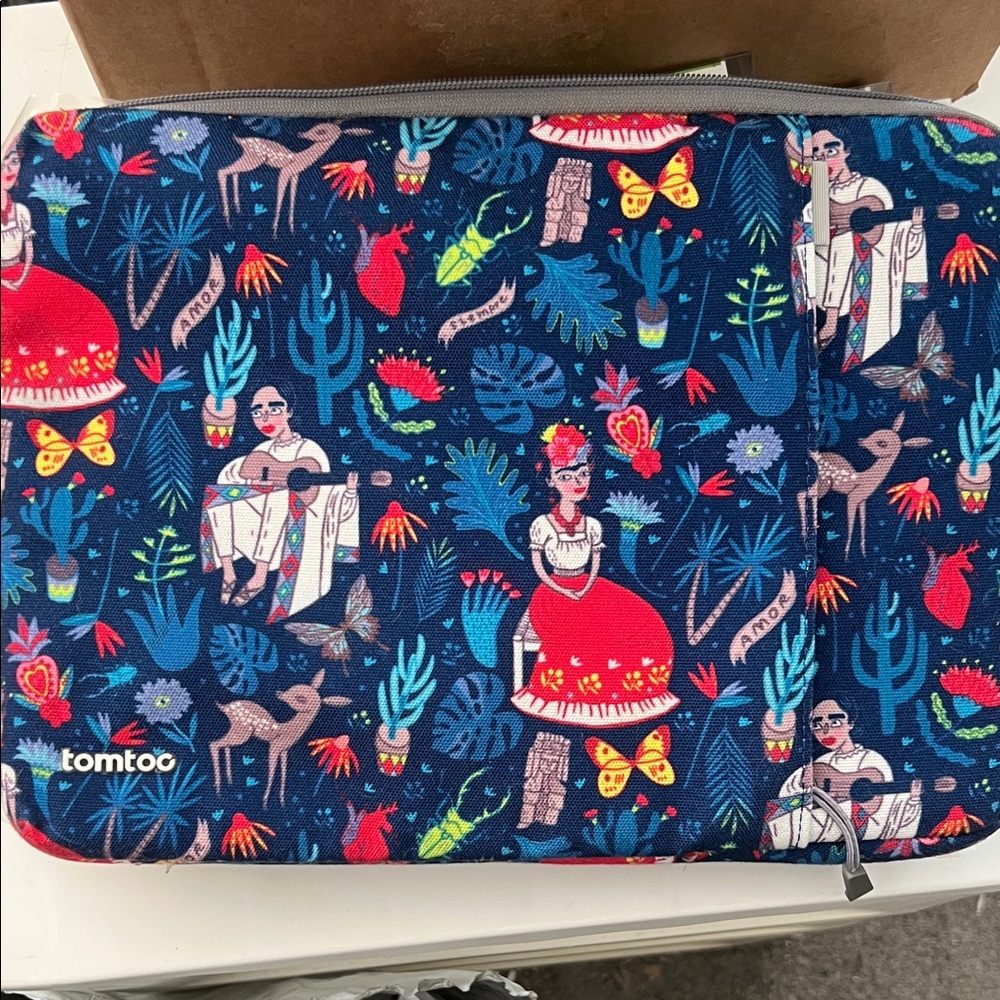 FRIEDA KAHALO Laptop Tablet Sleeve.